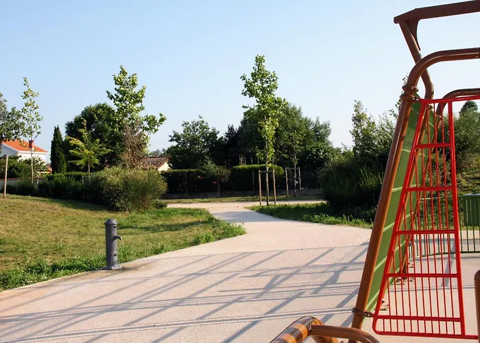 Studio indépendant, calme, avec parking privé et grand jardin, proche de Toulouse
