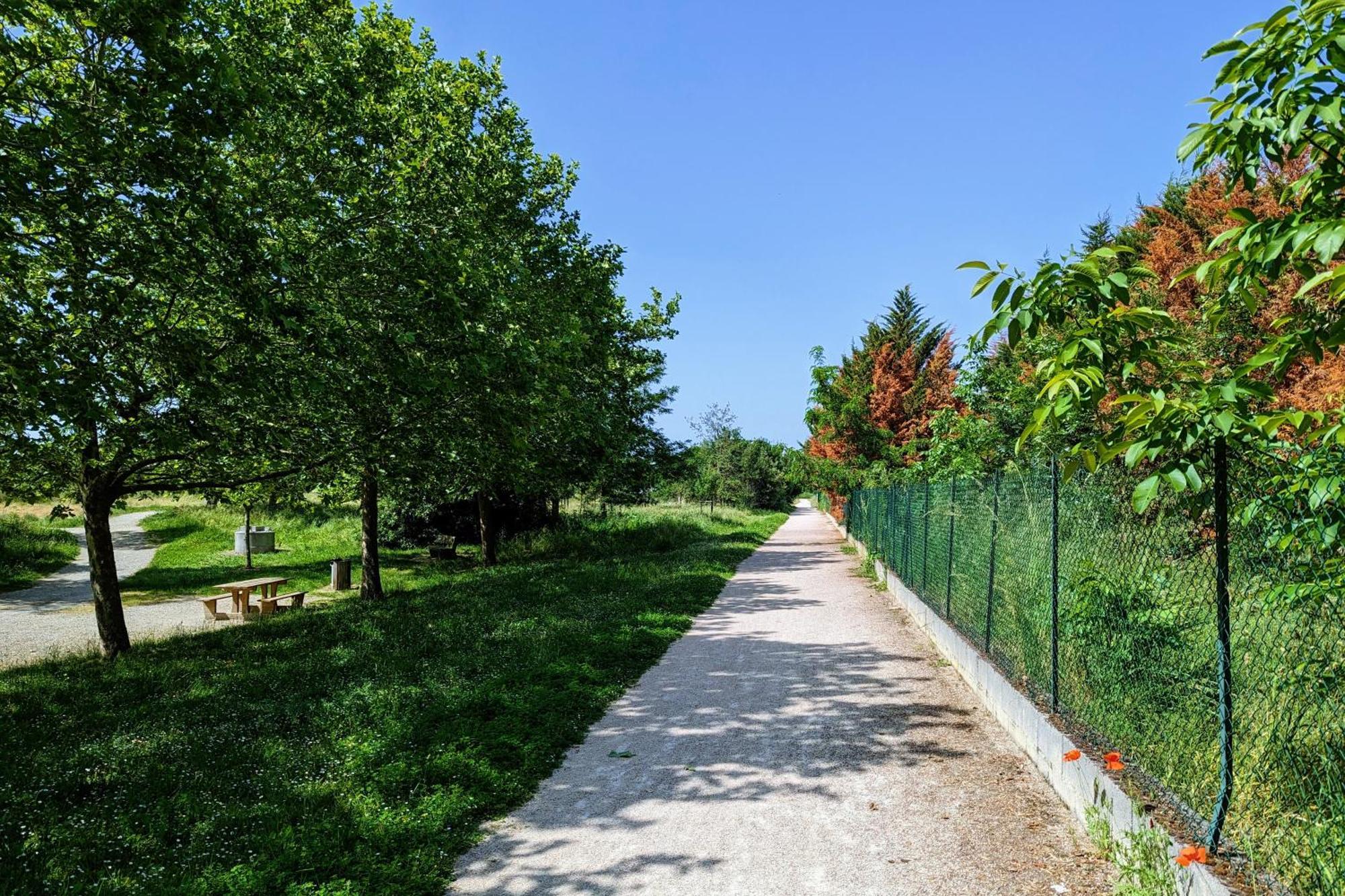Apartment Independant, Calme, Avec Parking Prive Et Grand Jardin, Proche De Toulouse